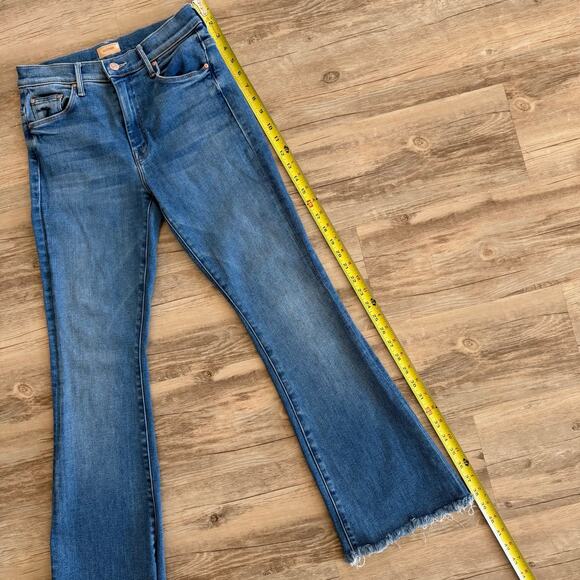 Mother The Weekender Fray Jeans Size 27 Groovy Kind of Love Flare Premium Denim - Picture 6 of 12